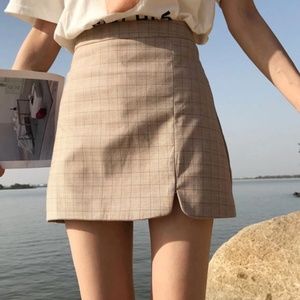 Muezz - Slit Plaid A-Line Mini Skirt